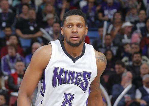 三分弹无虚发！陈林坚加盟山东首秀三分5中5得到19分