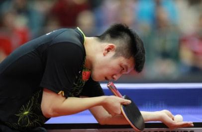 三连冠！上海海港加冕2025赛季中超冠军，摘下队史中超第四星