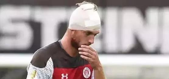 张伯伦：阿森纳具备成功的一切因素，我不算老还想继续踢球